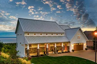 3725 N Ridge Rd, Duluth, MN 55804 - Photo 1