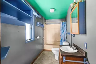 2826 W 3rd St, Duluth, MN 55806 - Photo 9