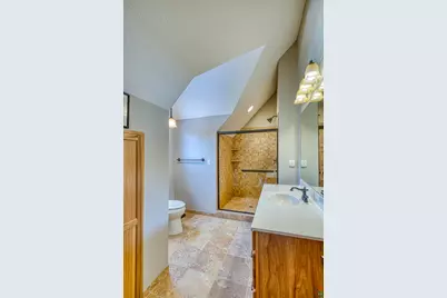 2472 Cliff View Cr, Two Harbors, MN 55616 - Photo 29