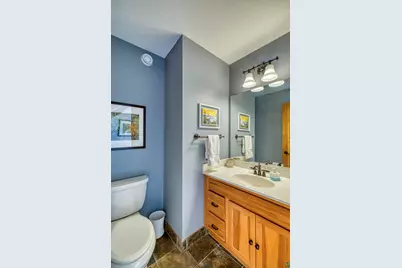 2472 Cliff View Cr, Two Harbors, MN 55616 - Photo 13