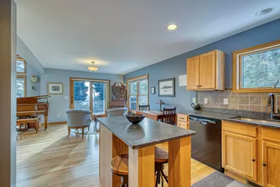 2472 Cliff View Cr, Two Harbors, MN 55616 - Photo 11