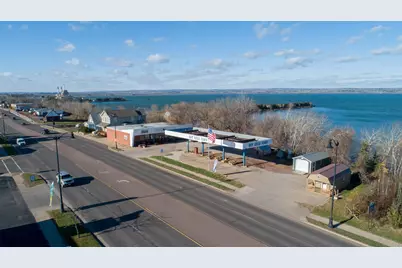 421 Lake Shore Dr W, Ashland, WI 54806 - Photo 7