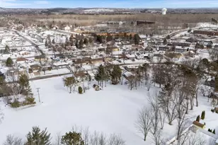 502 Inner Dr, Hibbing, MN 55792 - Photo 9