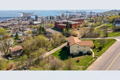 202 E 7th St #D, Duluth, MN 55805 - Photo 23