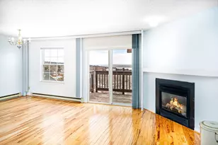 202 E 7th St, Duluth, MN 55805 - Photo 3