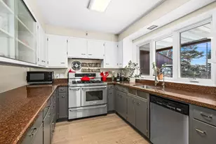 110 N 36th Ave E, Duluth, MN 55804 - Photo 15