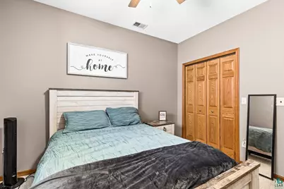 313 W Mulberry St, Duluth, MN 55811 - Photo 39