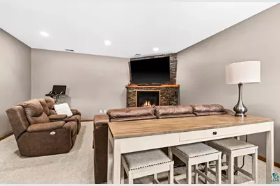 313 W Mulberry St, Duluth, MN 55811 - Photo 31