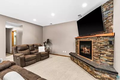 313 W Mulberry St, Duluth, MN 55811 - Photo 37