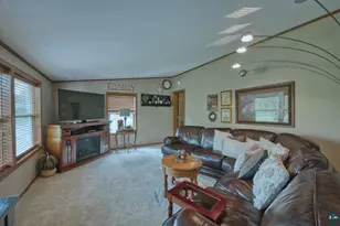 3360 N Leighton Rd, Hibbing, MN 55746 - Photo 5