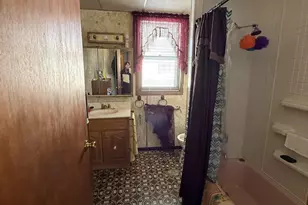 506 Willis Ave, Ashland, WI 54806 - Photo 3