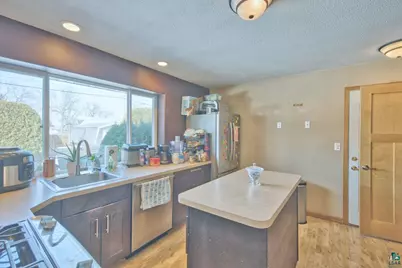 203 Wyandotte Rd, Hoyt Lakes, MN 55750 - Photo 9