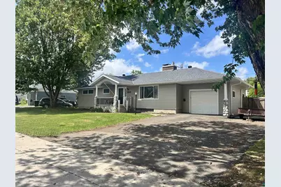 203 Wyandotte Rd, Hoyt Lakes, MN 55750 - Photo 1
