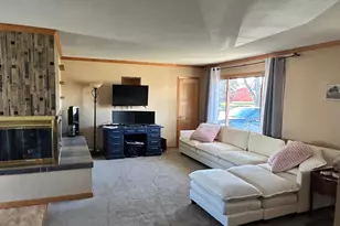 203 Wyandotte Rd, Hoyt Lakes, MN 55750 - Photo 3