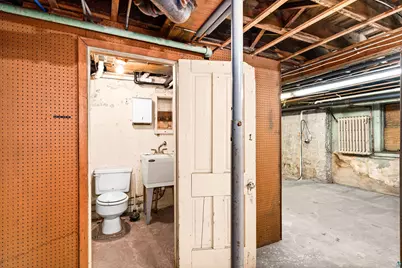 722 E 3rd St, Duluth, MN 55805 - Photo 35