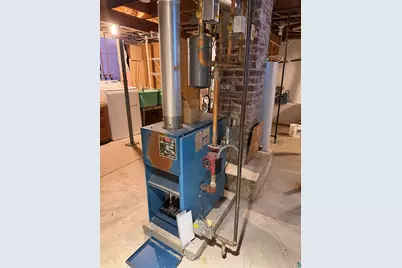 1025 W 8th St, Duluth, MN 55806 - Photo 27