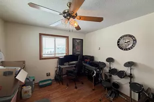 1025 W 8th St, Duluth, MN 55806 - Photo 17