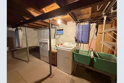 1025 W 8th St, Duluth, MN 55806 - Photo 25