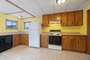 616 Summit St, Eveleth, MN 55734 - Photo 5