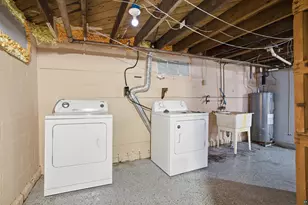 726 Summitt St, Eveleth, MN 55734 - Photo 21