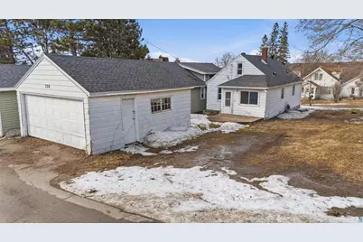 726 Summitt St, Eveleth, MN 55734 - Photo 3