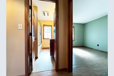 811 N 7th St, Virginia, MN 55792 - Photo 21