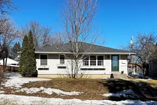 811 N 7th St, Virginia, MN 55792 - Photo 1