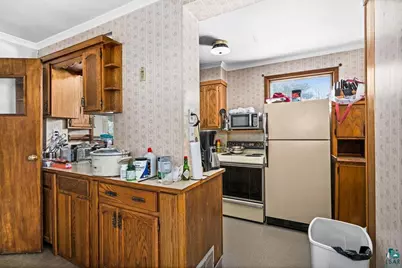 1027 E 9th St, Duluth, MN 55805 - Photo 11