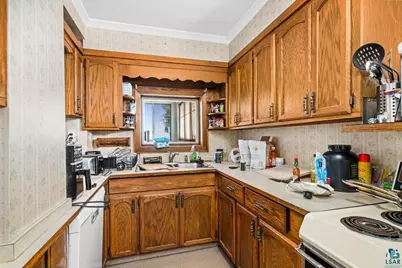 1027 E 9th St, Duluth, MN 55805 - Photo 3