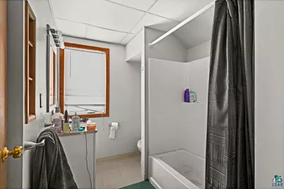 1027 E 9th St, Duluth, MN 55805 - Photo 9