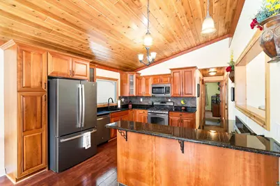 2 Northfield St, Duluth, MN 55803 - Photo 17