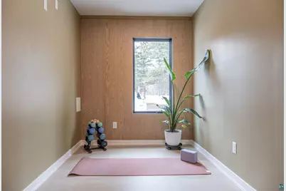 2980 Roberg Rd, Duluth, MN 55804 - Photo 11