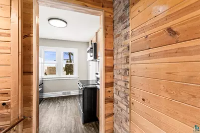 3916 W 4th Street, Duluth, MN 55807 - Photo 17