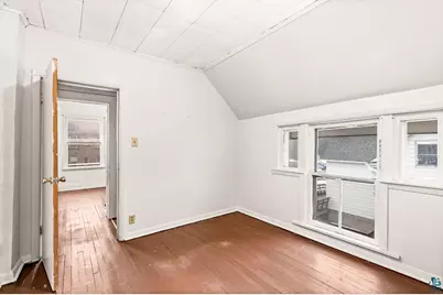 155 W Myrtle St, Duluth, MN 55811 - Photo 13