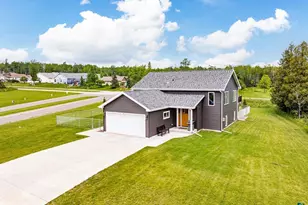 1225 Hidden Springs Ln, Two Harbors, MN 55616 - Photo 5