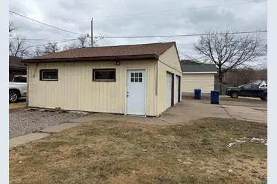 3001 W 3rd Ave, Hibbing, MN 55746 - Photo 37