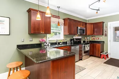 1319 E 6th St, Duluth, MN 55805 - Photo 13