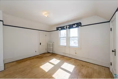 302 E 8th St, Superior, WI 54880 - Photo 11