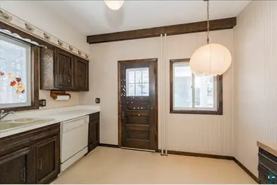 302 E 8th St, Superior, WI 54880 - Photo 7