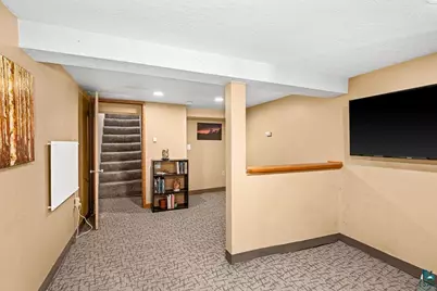 711 E 13th St, Duluth, MN 55805 - Photo 33