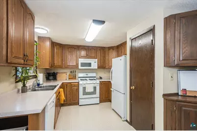 6521 Hughitt Ave, Superior, WI 54880 - Photo 7