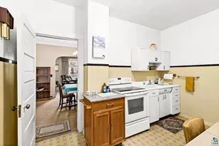 2326 W 2nd St, Duluth, MN 55806 - Photo 13