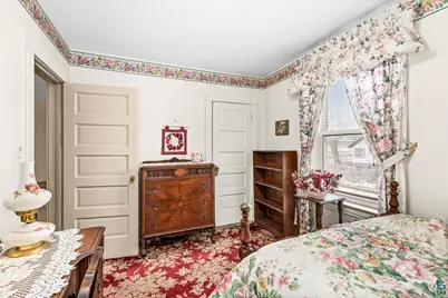 2326 W 2nd St, Duluth, MN 55806 - Photo 21