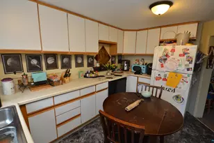 1026 E 3rd St, Duluth, MN 55805 - Photo 9