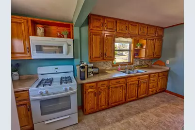 5633 Oakes Ave, Superior, WI 54880 - Photo 3
