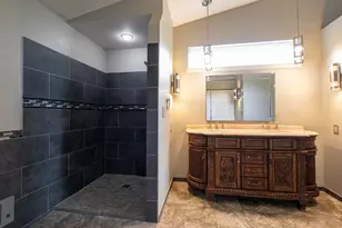 1002 Martha St, Duluth, MN 55805 - Photo 33