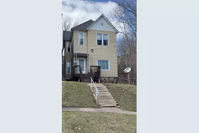 525 W 4th St, Duluth, MN 55806 - Photo 1