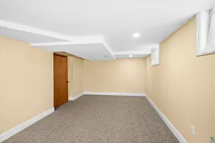 821 N 19th Ave E, Duluth, MN 55812 - Photo 17
