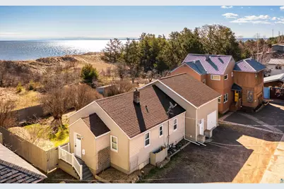 1611 S Lake Ave, Duluth, MN 55802 - Photo 1