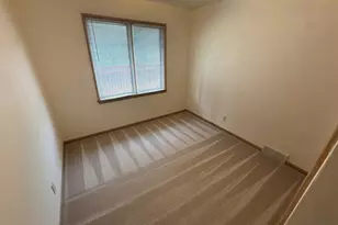 104 St Paul Ave, Duluth, MN 55803 - Photo 9
